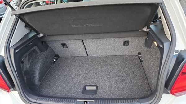 Volkswagen Polo 2016 Automatic loew milage 392375740
