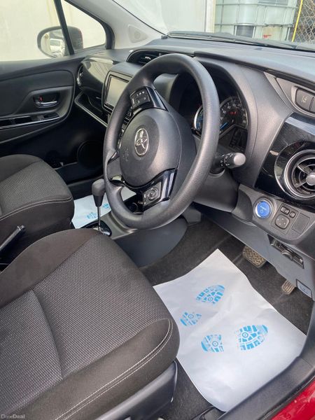 Toyota Vitz 2019. 1.5L Hybrid push start automatic 392375794