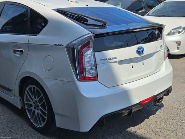 2014 Toyota Prius Hybrid Automatic/ sports 392319252