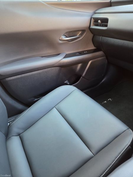 Lexus UX 2023 // LOW LOW MILEAGE 392326404