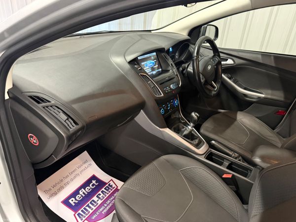 2016 (162) Ford Focus 1.5TDCI Zetec 392409832