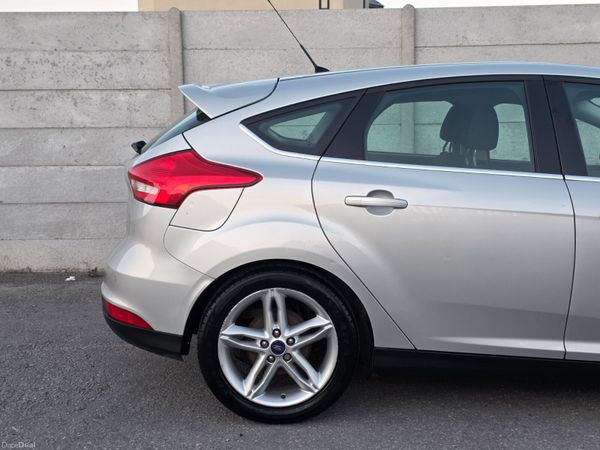 Ford Focus 1.6 95PS S/S Zetec New NCT 392578516