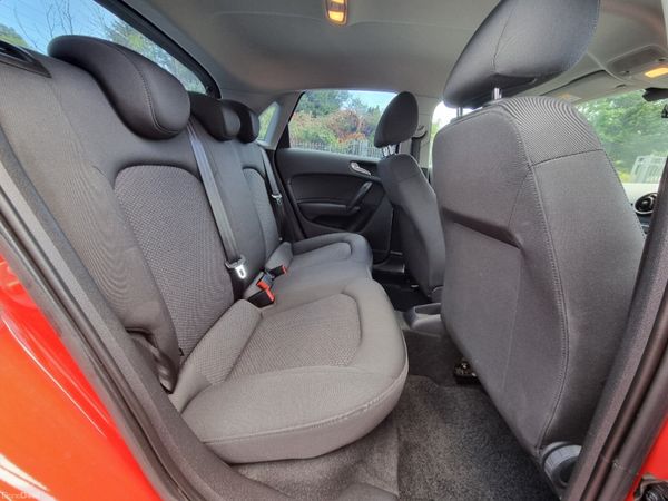Audi A1 Jap import 392502232