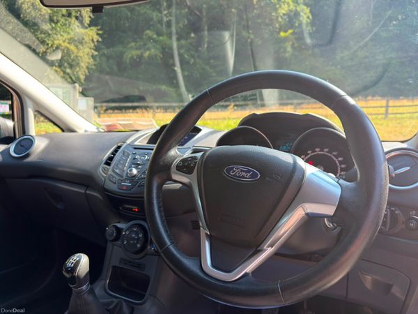 171 Ford Fiesta  1.5 TDCi 75PS Zetec 392505394