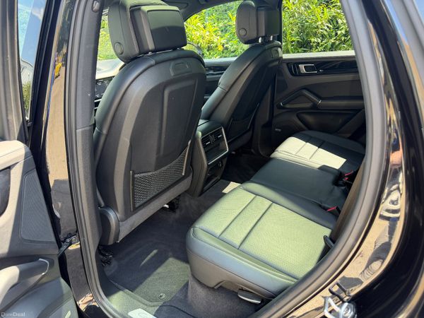 Porsche Cayenne 3.0 V6 Petrol Turbo 392512340