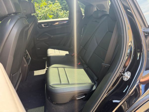 Porsche Cayenne 3.0 V6 Petrol Turbo 392512344