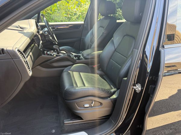 Porsche Cayenne 3.0 V6 Petrol Turbo 392512334