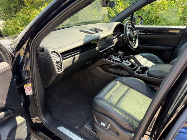 Porsche Cayenne 3.0 V6 Petrol Turbo 392512338