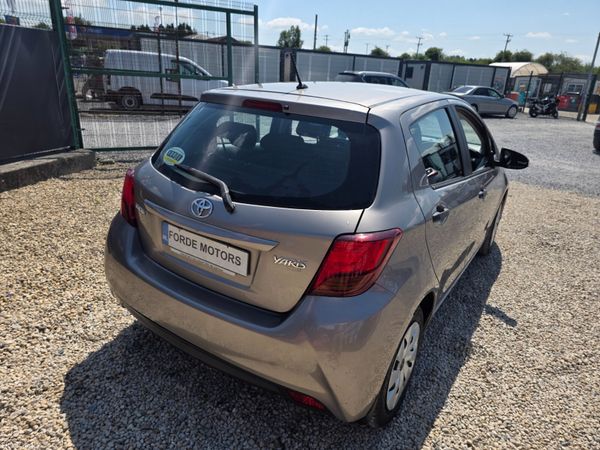 Toyota Yaris 2015 392526040