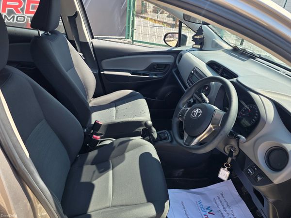 Toyota Yaris 2015 392526134
