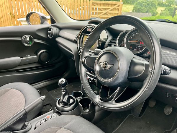 Mini Cooper 2018 392663680