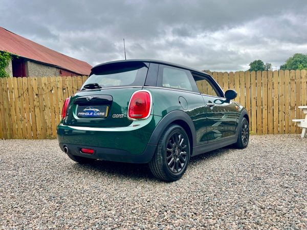 Mini Cooper 2018 392663714