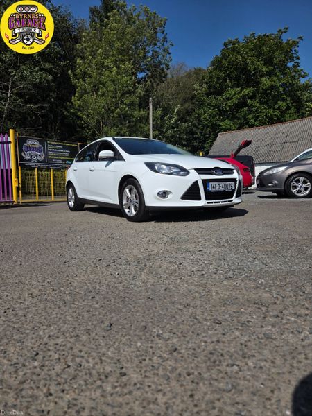 Stunning Ice White Ford Focus 392691276