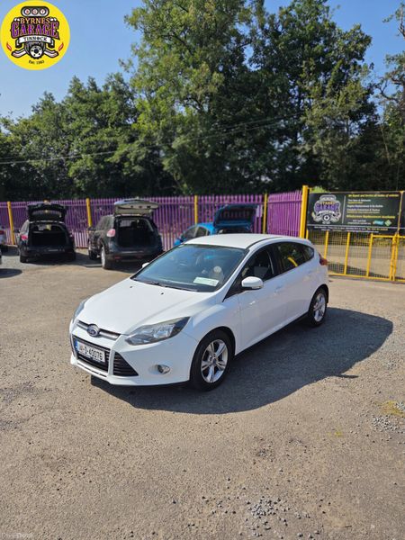 Stunning Ice White Ford Focus 392691288