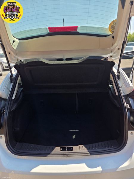 Stunning Ice White Ford Focus 392691320
