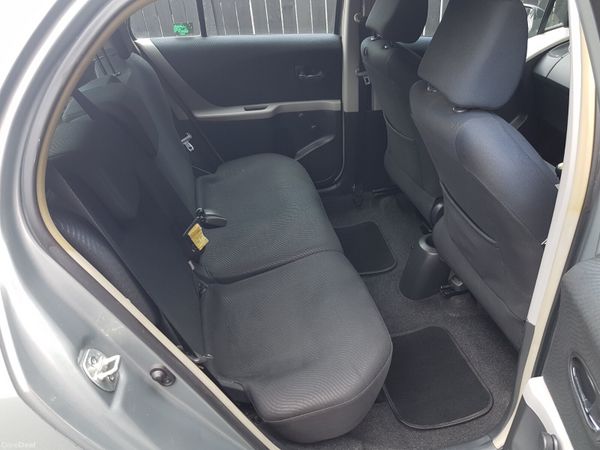 LOW KM YARIS... NCT PASS TODAY 392619410