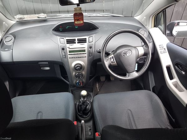 LOW KM YARIS... NCT PASS TODAY 392619412