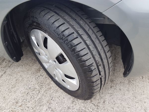LOW KM YARIS... NCT PASS TODAY 392619424