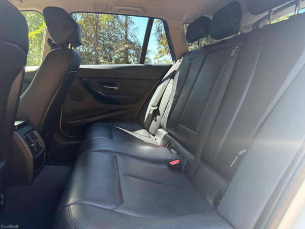 2017 BMW 3-Series 320D estate 392622316