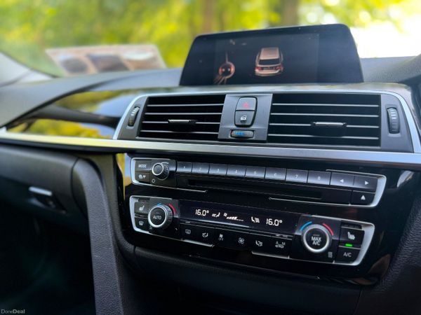 2017 BMW 3-Series 320D estate 392622324
