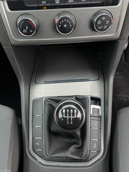 Volkswagen Golf 2016 SV Plus Low Mileage 392740402