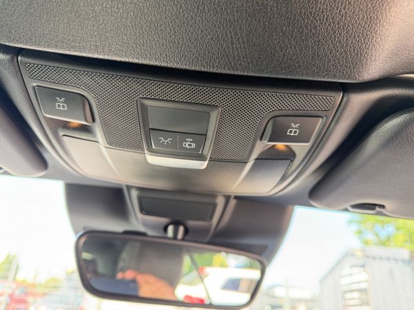 Mercedes-Benz C-Class Convertible automatic 392755236