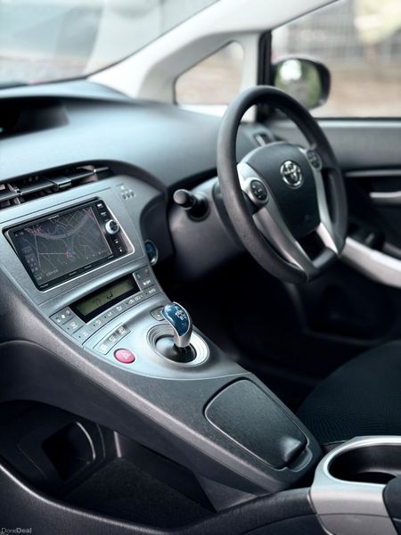 Toyotaq Prius | 2015 | 56,000 KM | Hybrid AUTO 392768206