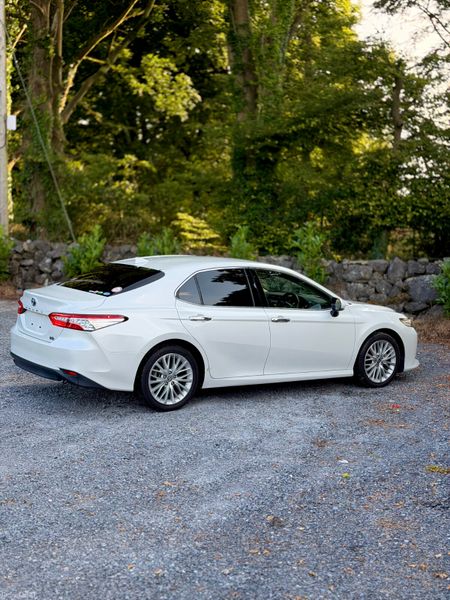 Toyota Camry | 2020-2 | Hybrid | White | Luxury 392769906