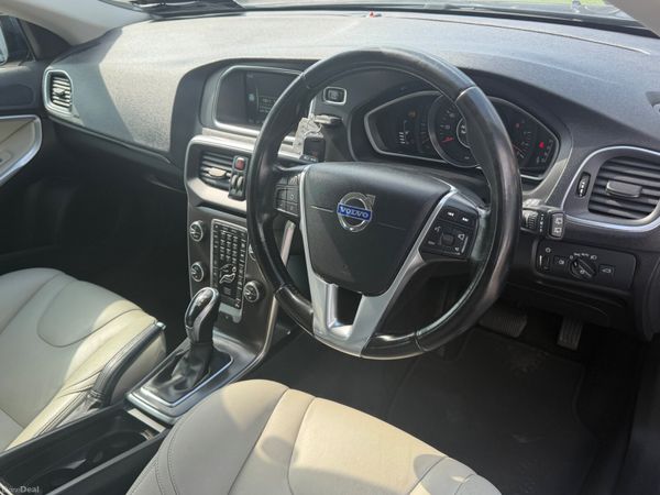 142 VOLVO V40 2.0 DIESEL  SE LUX AUTO = LEATHER = 392785886
