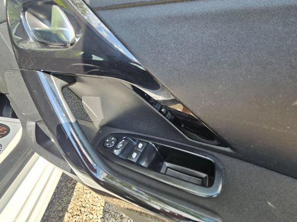 Peugeot 208 2015 1.2 Petrol New Nct 06/2027 392717666