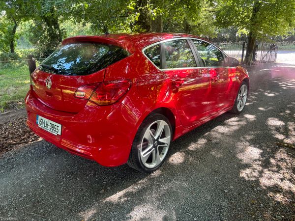 2015 Opel Astra Ltd Edition, 5 of 27