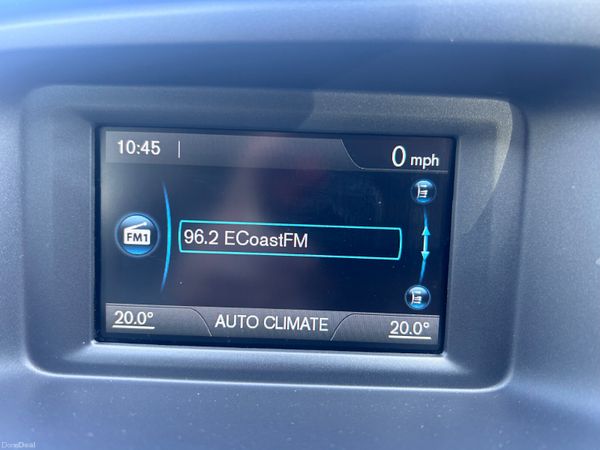 2014 VOLVO V40 1.6d CROSS COUNTRY SE LUX AUTO 392923166