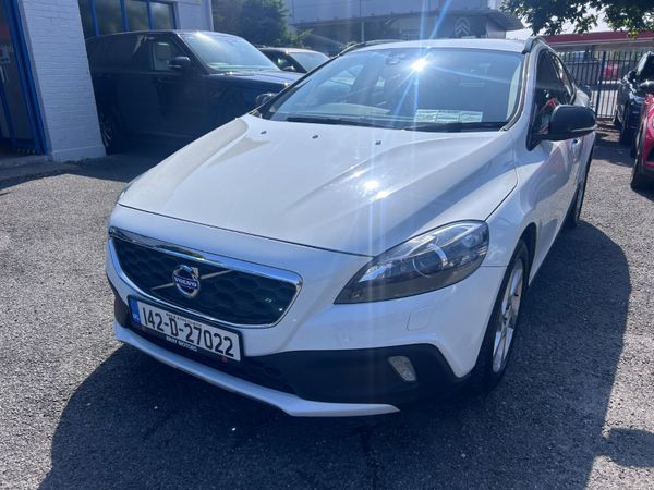 2014 VOLVO V40 1.6d CROSS COUNTRY SE LUX AUTO 392923170
