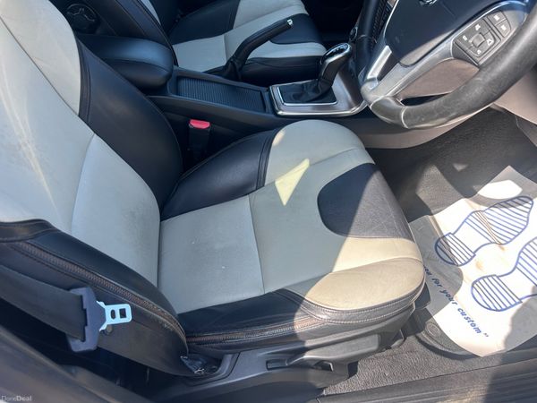 2014 VOLVO V40 1.6d CROSS COUNTRY SE LUX AUTO 392923172