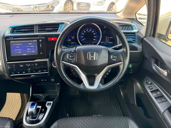 Honda Fit 1.5 hyrbid 63000kms 2014 393097720