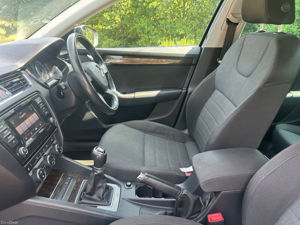 Skoda Octavia 2014, service history 393142246