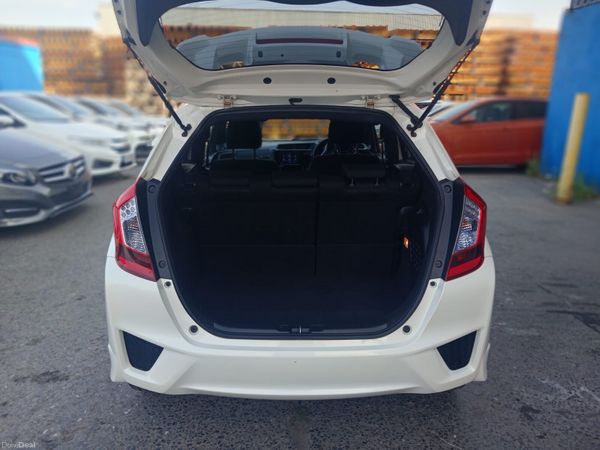2013 Honda Fit Hybrid Automatic / Sports spec 393100420
