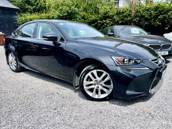 2017 Lexus IS300h Executive | Hybrid Auto | Black 393116440