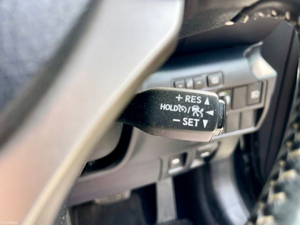 2017 Lexus IS300h Executive | Hybrid Auto | Black 393116456