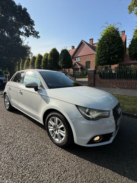 ✅ New: Car Play. Reverse Cam. NCT 8/27. Automatic 393123078