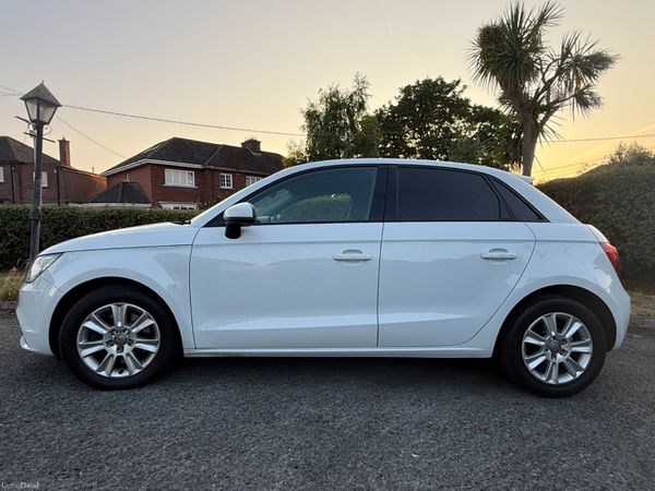 ✅ New: Car Play. Reverse Cam. NCT 8/27. Automatic 393123196