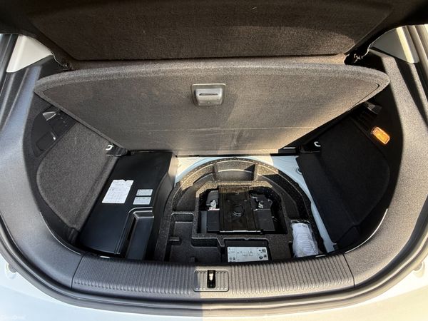 ✅ New: Car Play. Reverse Cam. NCT 8/27. Automatic 393123206