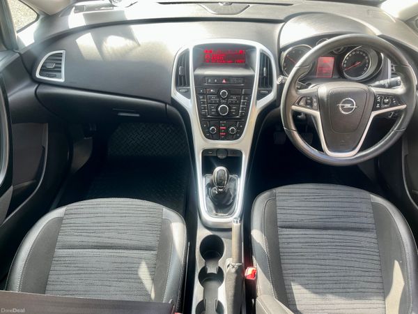 Opel Astra 2015 393271742