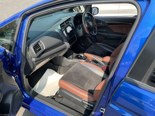 2017 Honda Fit/Jazz Auto, Top Specs Leather 393209832