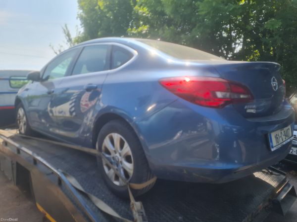 161 Opel Astra 1.6cdti Needs engine work 393366740