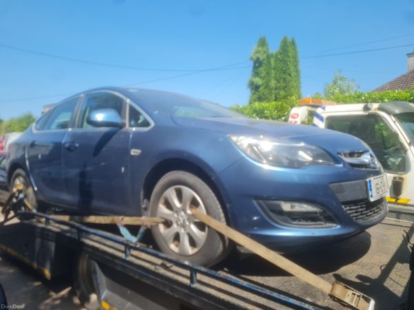 161 Opel Astra 1.6cdti Needs engine work 393366750