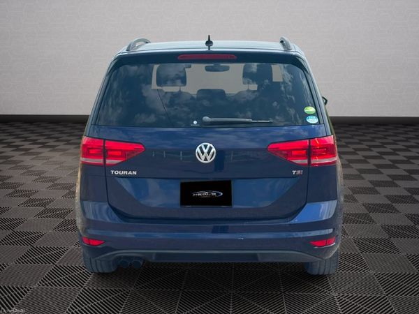 Volkswagen Touran 7-Seater Automatic 393370440