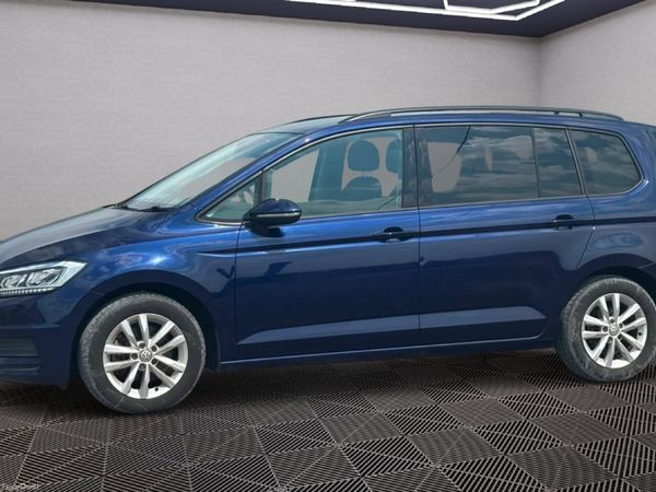 Volkswagen Touran 7-Seater Automatic 393370442