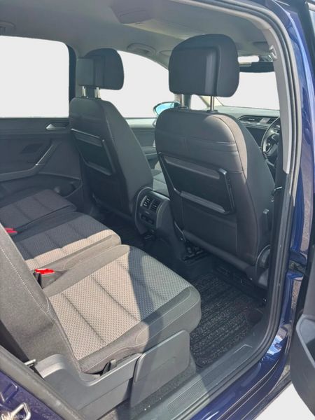 Volkswagen Touran 7-Seater Automatic 393370444