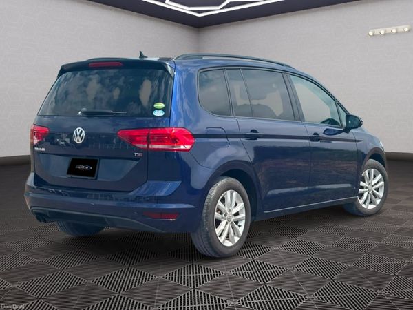 Volkswagen Touran 7-Seater Automatic 393370460